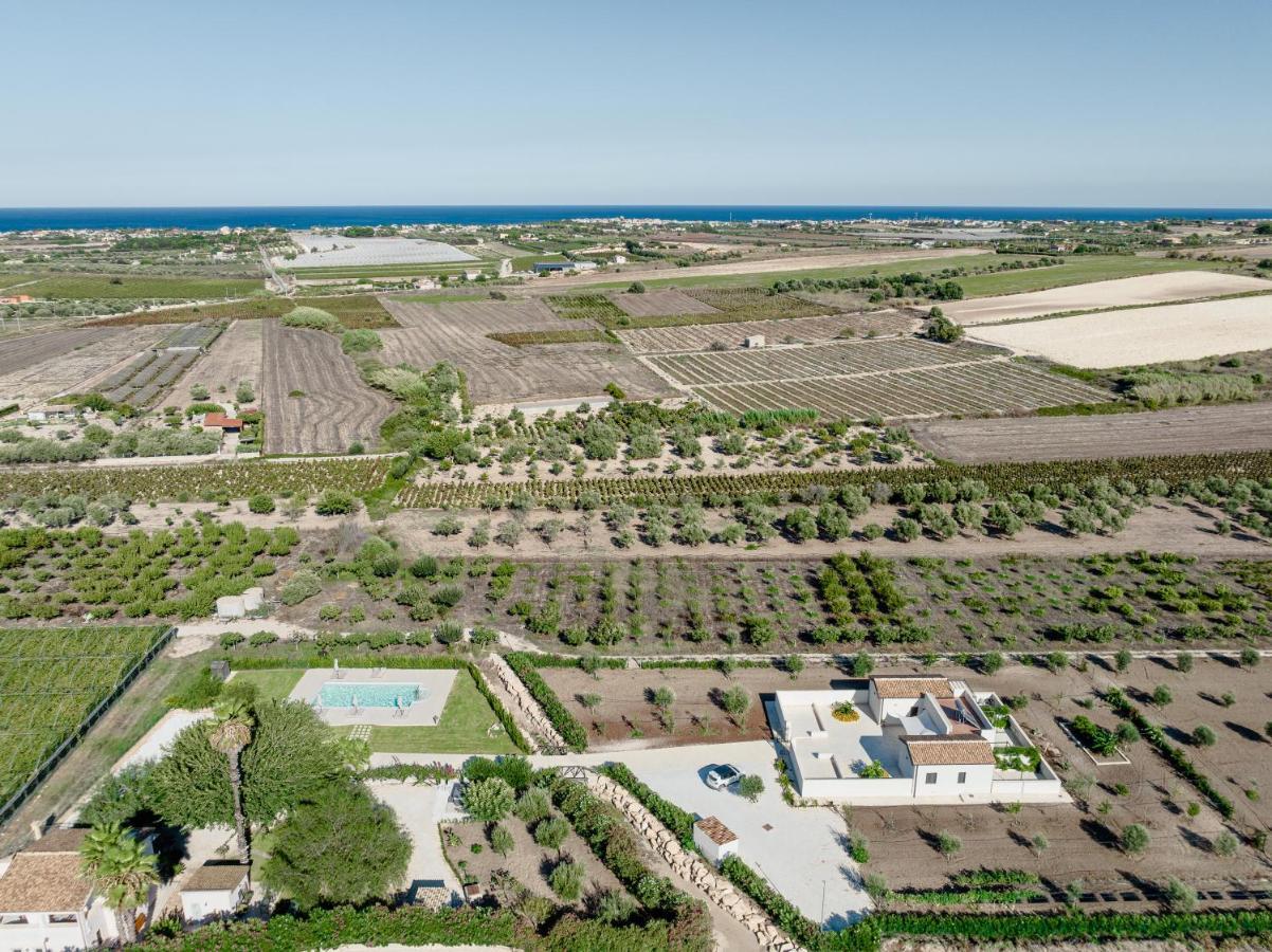 Baglio Il Gelso E L'Ulivo Appartamento Il Carrubo 瑞塔尼 外观 照片